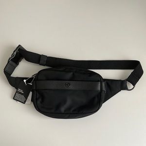 NWT- Lululemon belt bag with leather details